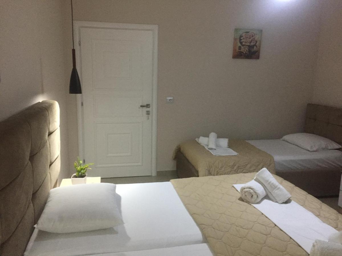 Guest'S Apartament Pogradec Bagian luar foto