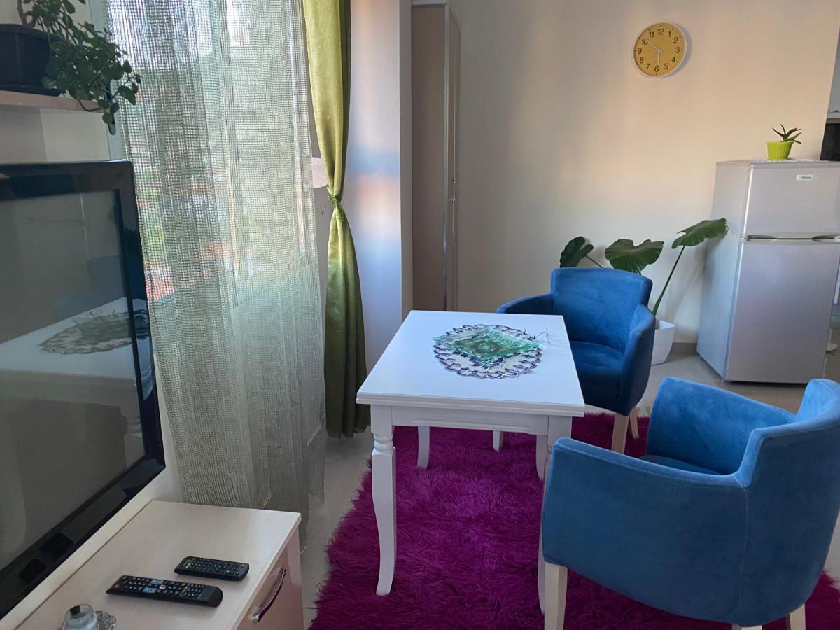 Guest'S Apartament Pogradec Bagian luar foto