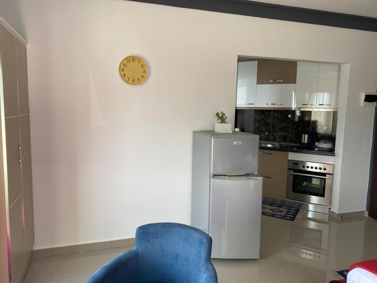 Guest'S Apartament Pogradec Bagian luar foto