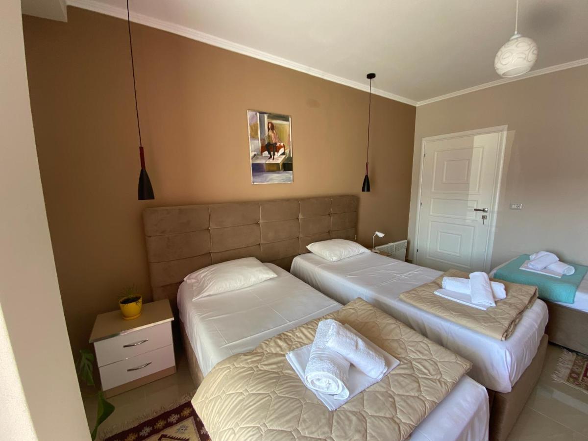 Guest'S Apartament Pogradec Bagian luar foto