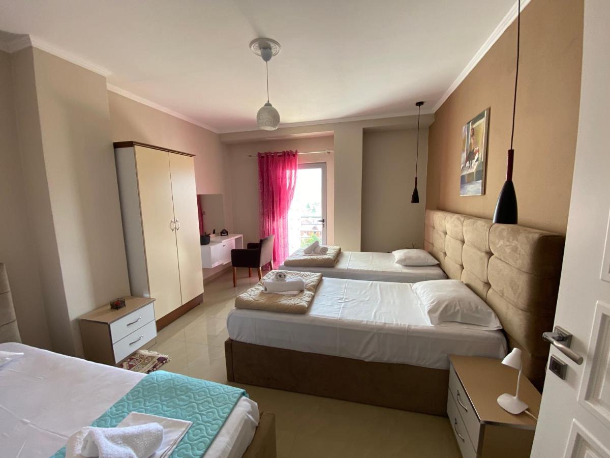 Guest'S Apartament Pogradec Bagian luar foto