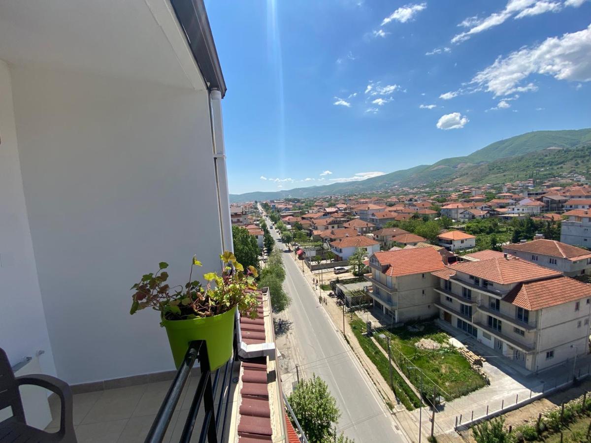 Guest'S Apartament Pogradec Bagian luar foto