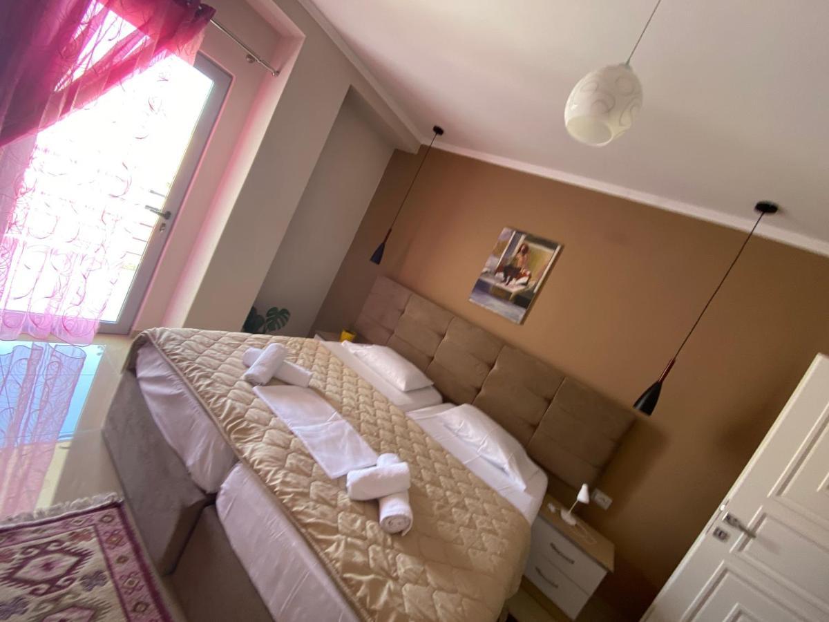 Guest'S Apartament Pogradec Bagian luar foto