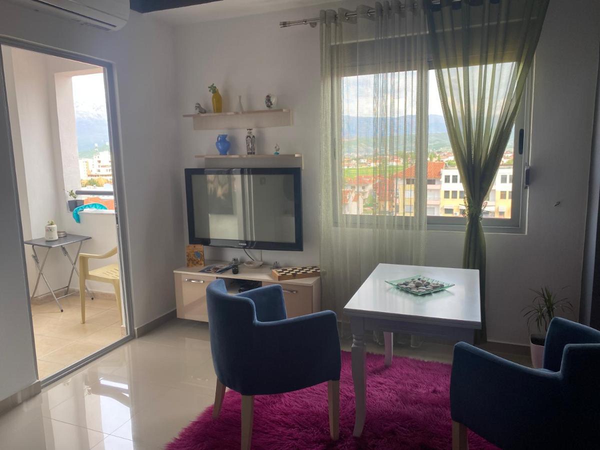 Guest'S Apartament Pogradec Bagian luar foto