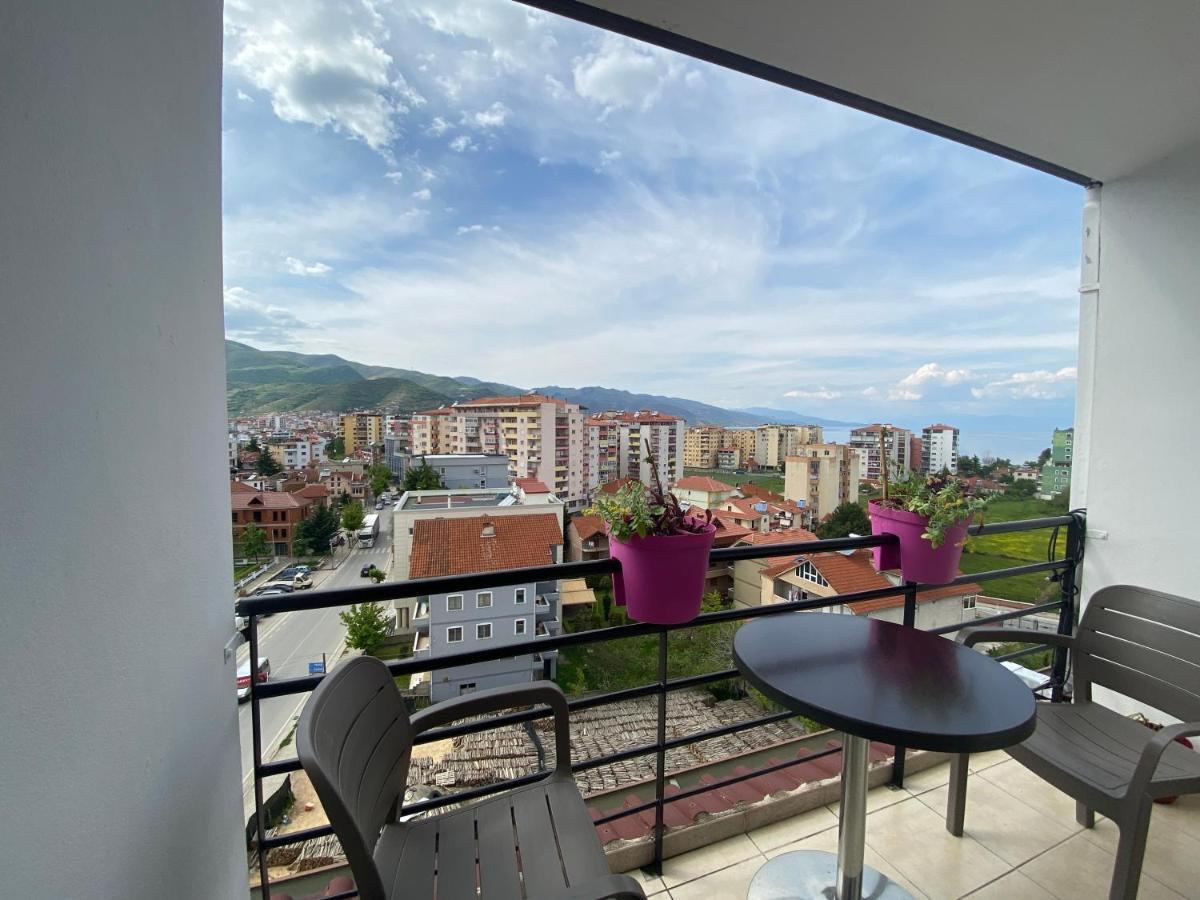 Guest'S Apartament Pogradec Bagian luar foto