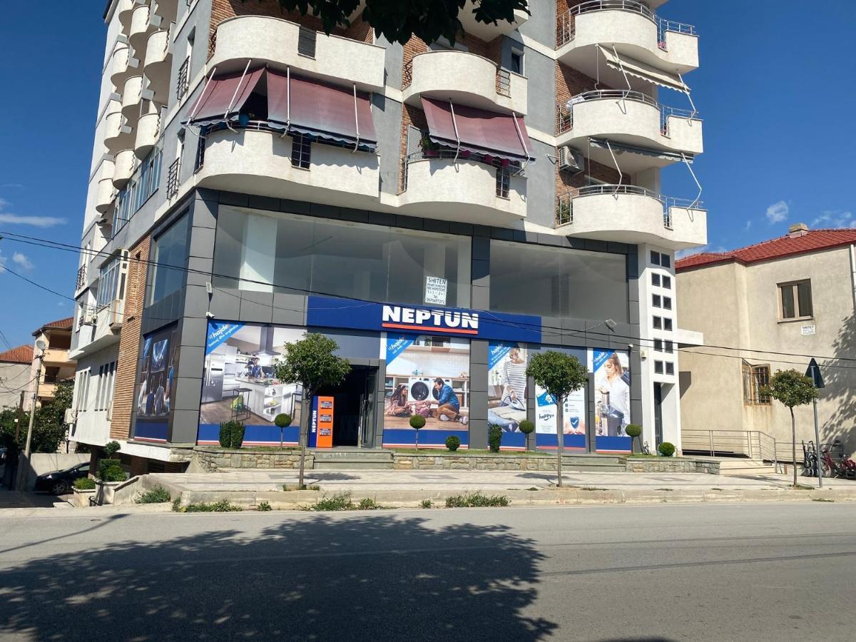 Guest'S Apartament Pogradec Bagian luar foto