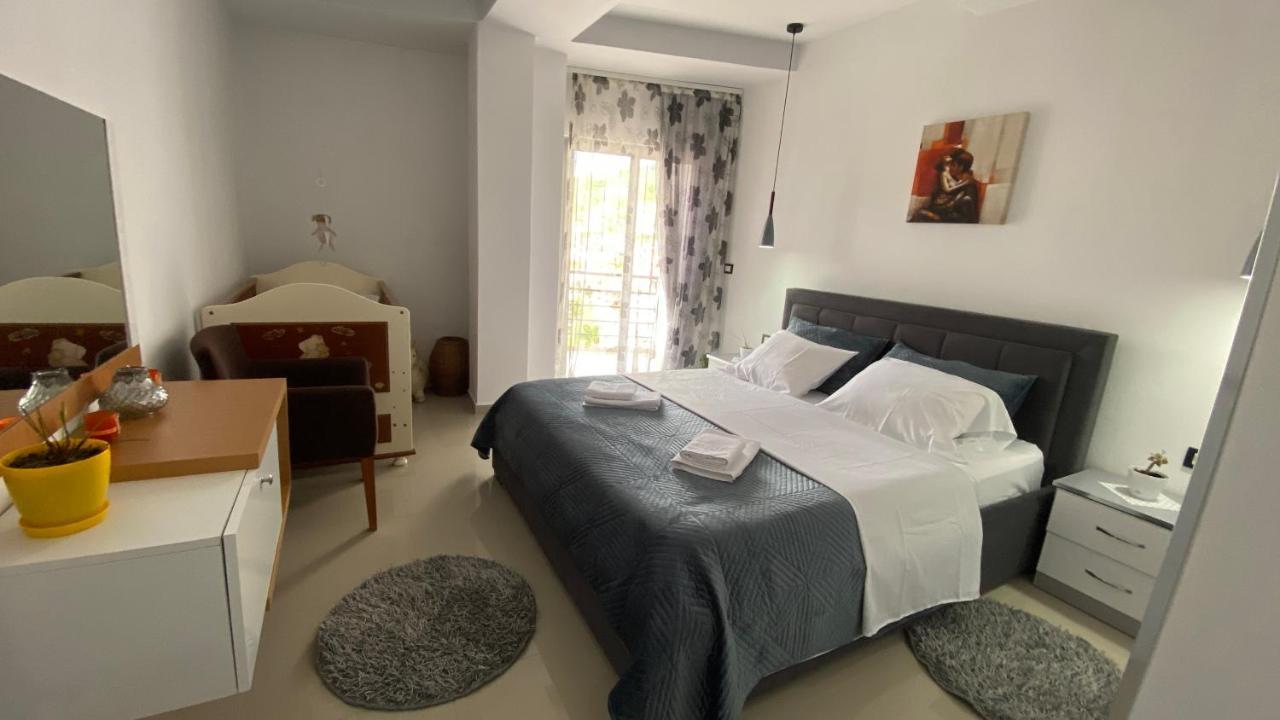 Guest'S Apartament Pogradec Bagian luar foto