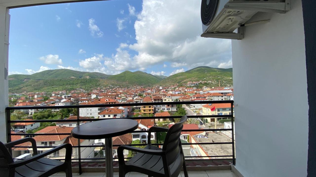 Guest'S Apartament Pogradec Bagian luar foto