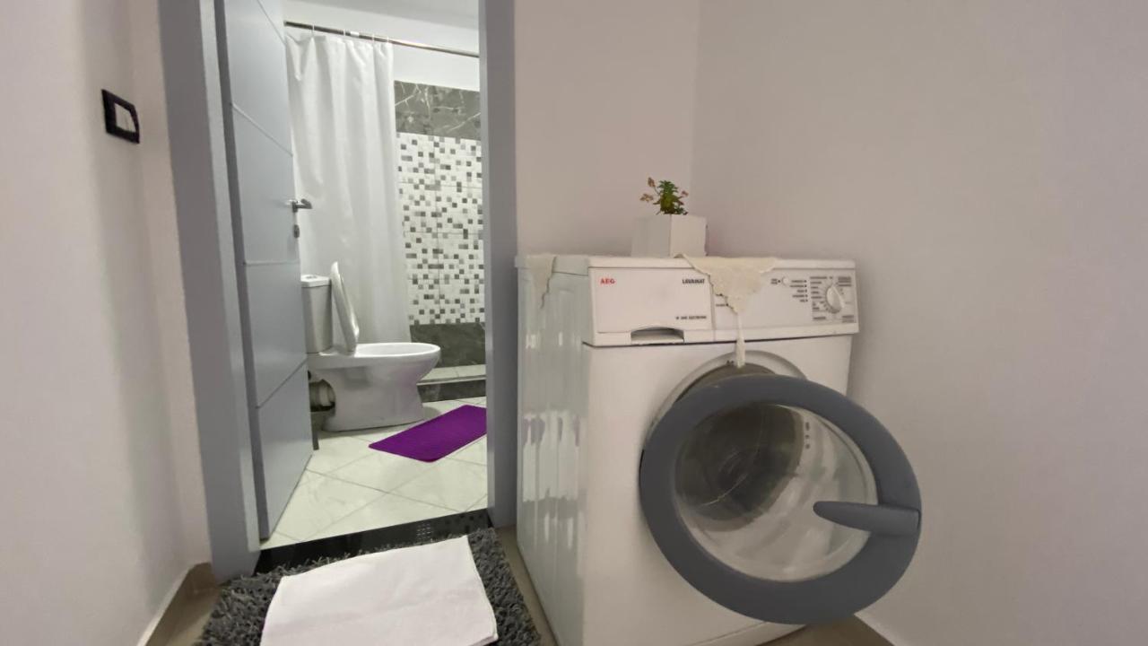 Guest'S Apartament Pogradec Bagian luar foto