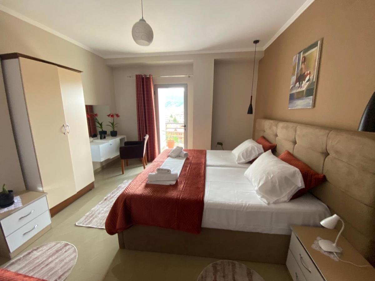 Guest'S Apartament Pogradec Bagian luar foto