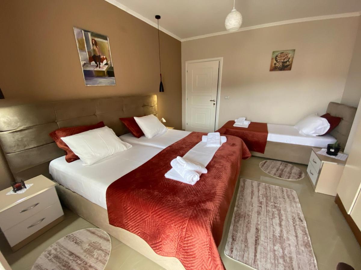 Guest'S Apartament Pogradec Bagian luar foto