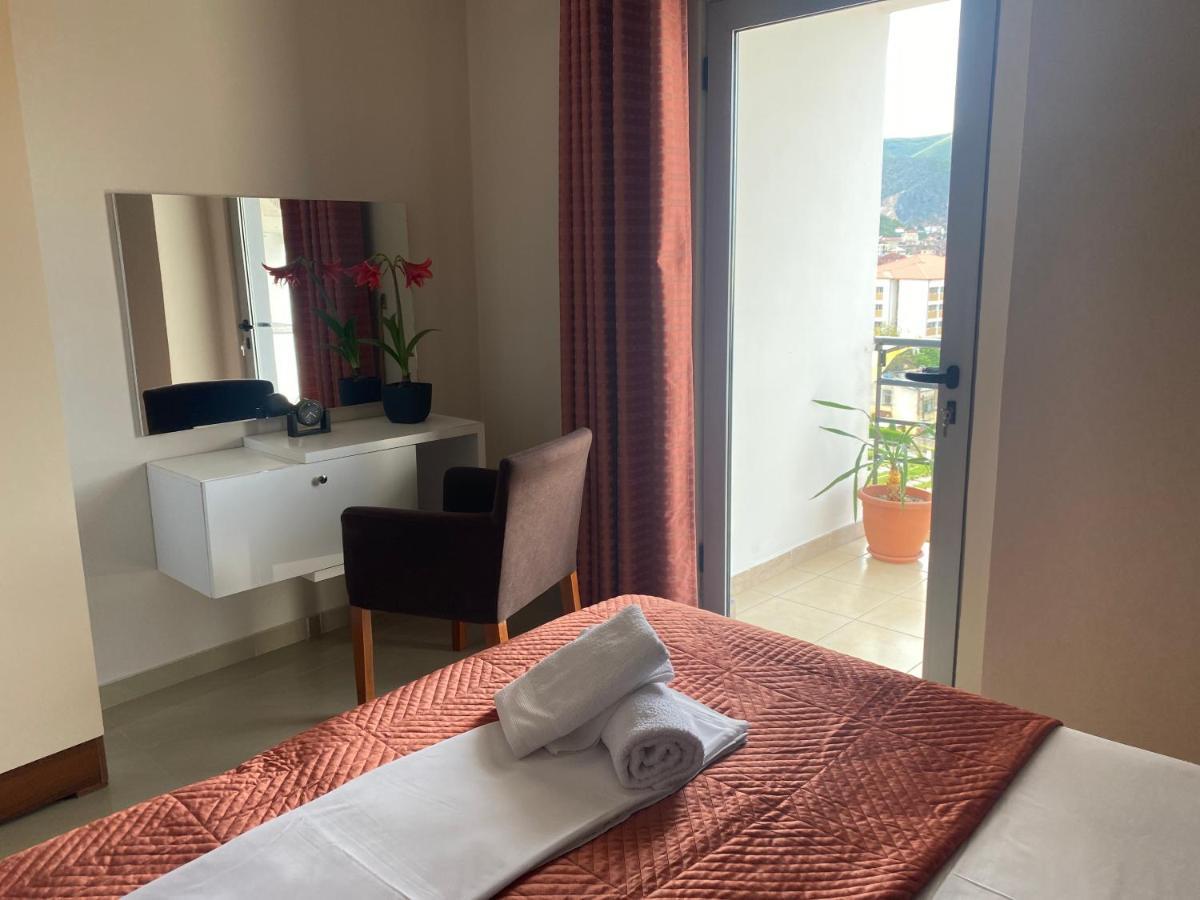 Guest'S Apartament Pogradec Bagian luar foto