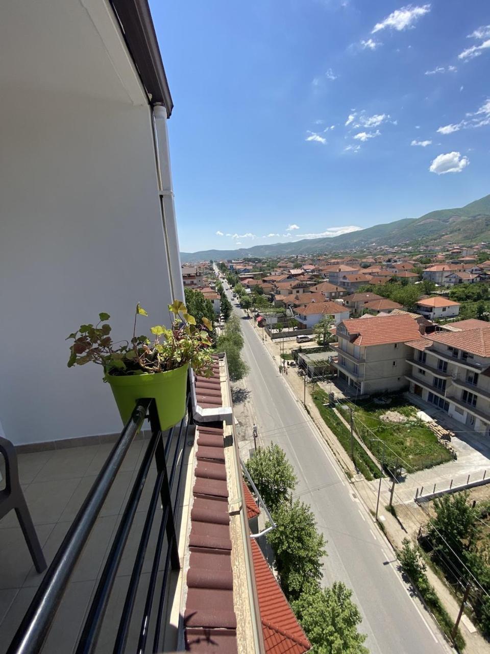 Guest'S Apartament Pogradec Bagian luar foto