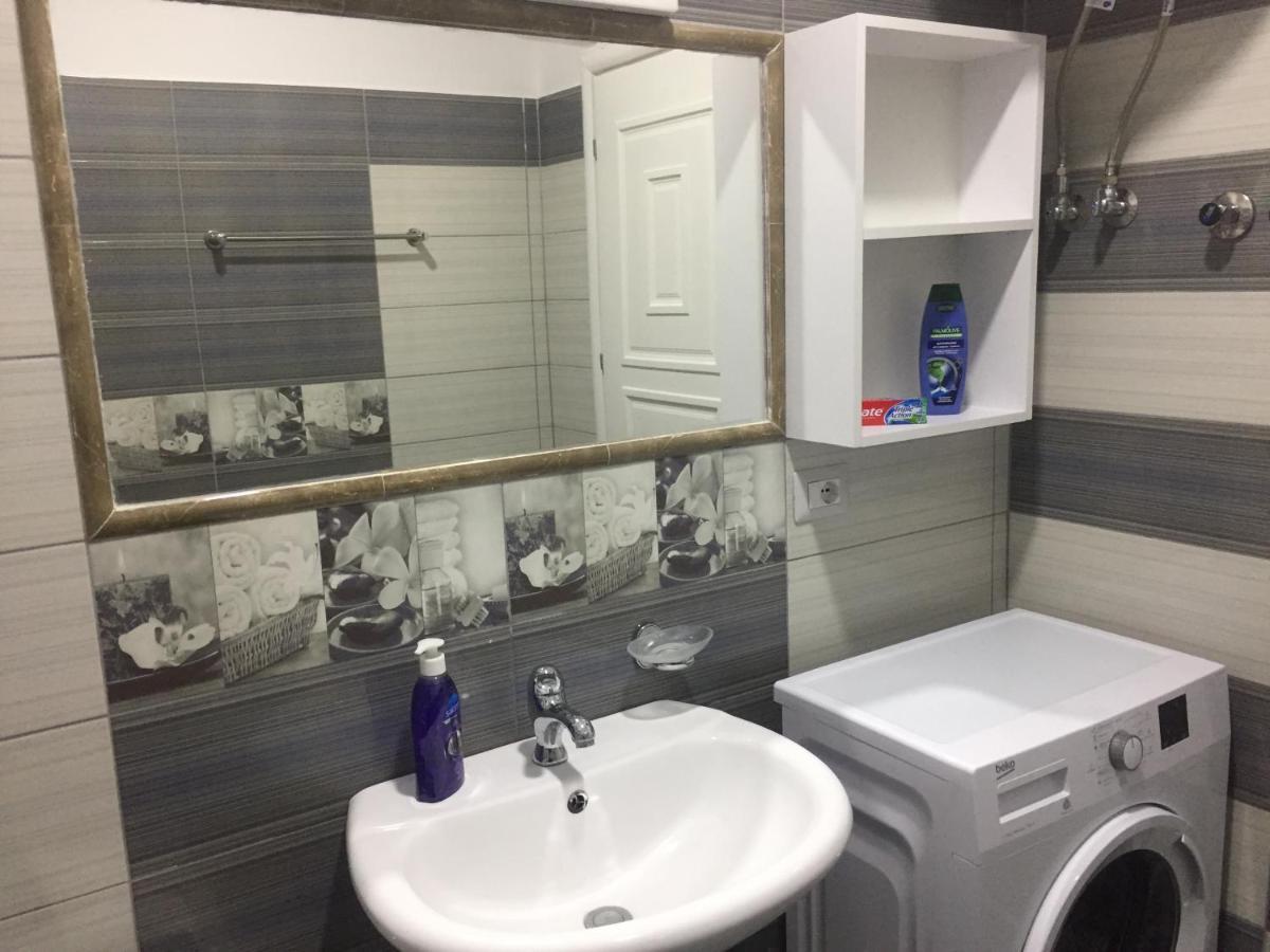 Guest'S Apartament Pogradec Bagian luar foto