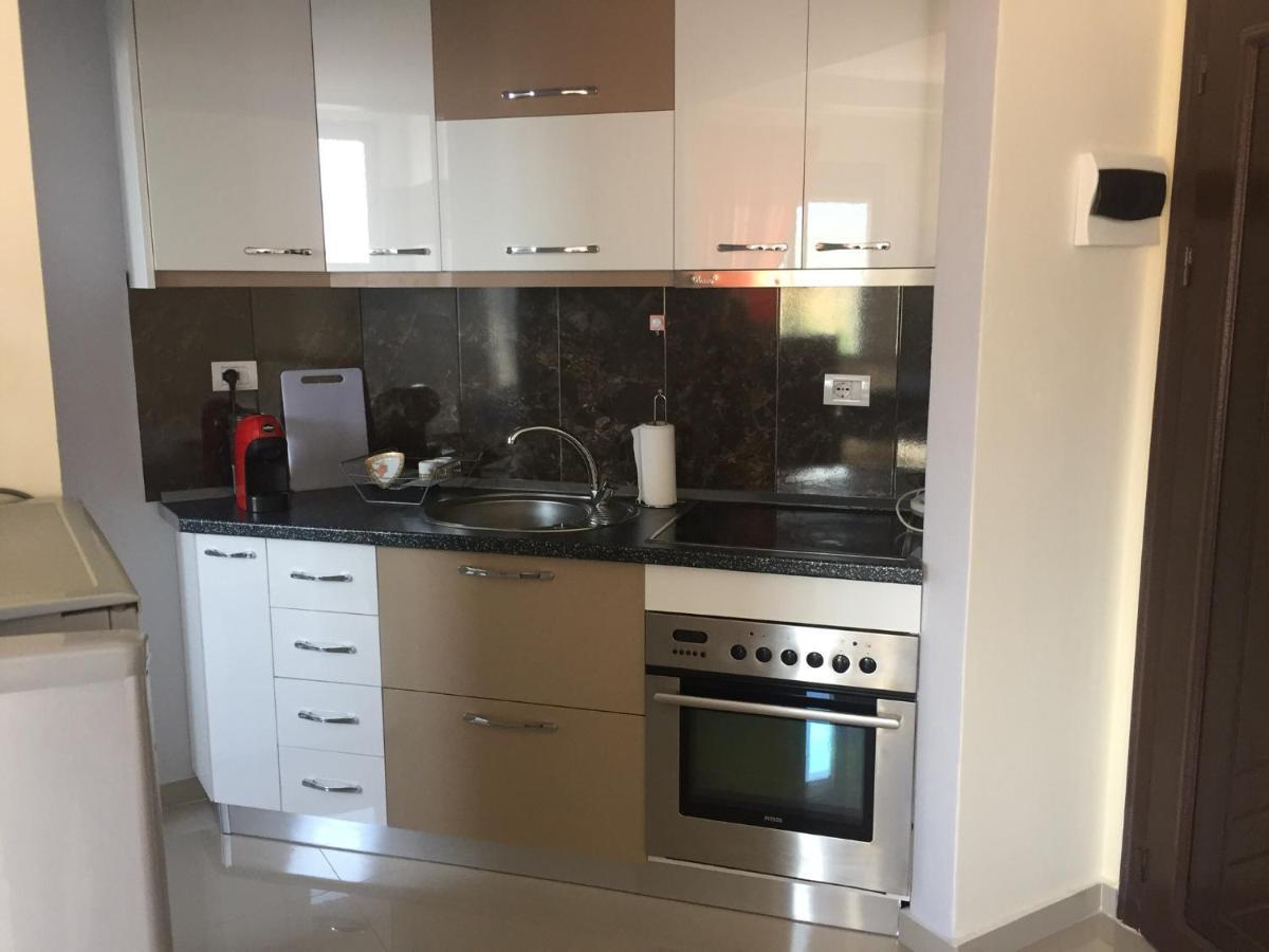 Guest'S Apartament Pogradec Bagian luar foto